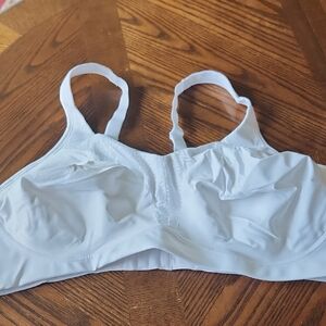 NEW Playtex 18 HOUR No Bounce Bra 44DDD